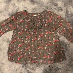 Green floral top